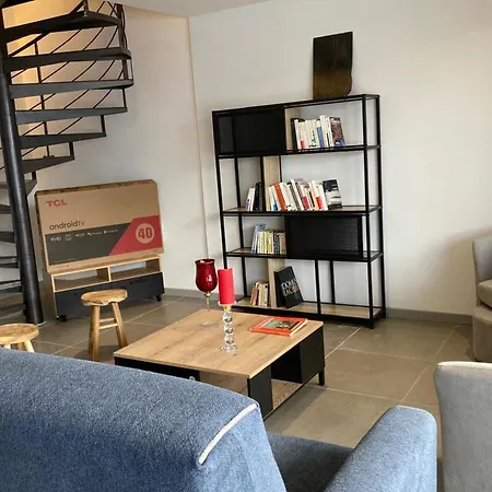 Triplex In - 4 Bedrooms