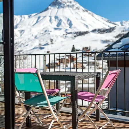 New Triplex Near Slopes Balcony & View *